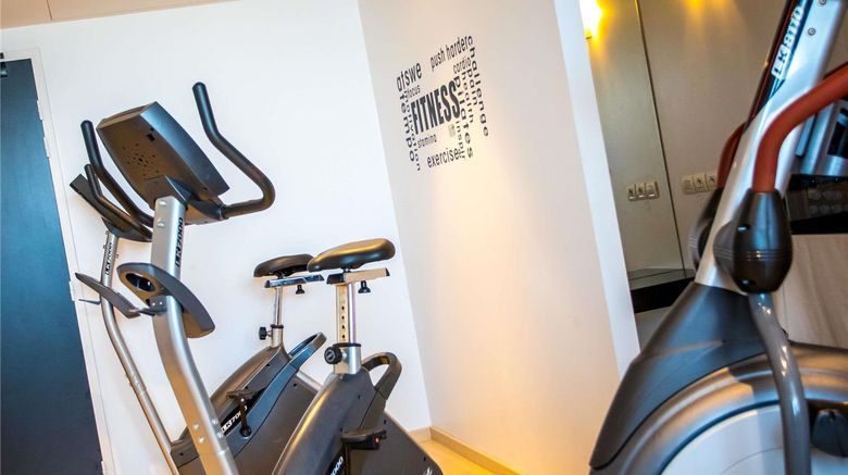 <b>Mercure Villefranche-sur-Saone Health</b>. Images powered by <a href="https://iceportal.shijigroup.com/" title="IcePortal" target="_blank">IcePortal</a>.
