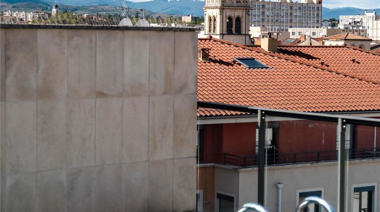 <b>Mercure Villefranche-sur-Saone Pool</b>. Images powered by <a href="https://iceportal.shijigroup.com/" title="IcePortal" target="_blank">IcePortal</a>.