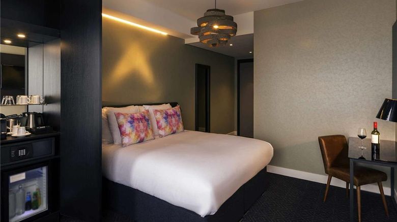 <b>Mercure Amsterdam Sloterdijk Station Room</b>. Images powered by <a href="https://iceportal.shijigroup.com/" title="IcePortal" target="_blank">IcePortal</a>.