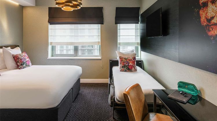 Mercure Amsterdam Sloterdijk Station Room