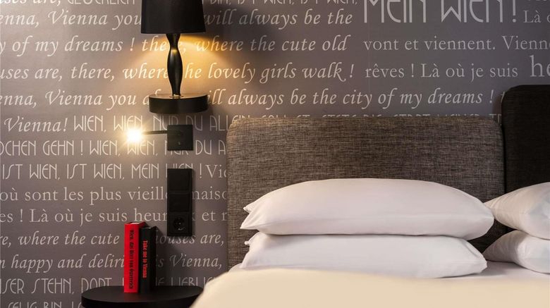 <b>Mercure Vienna First Room</b>. Images powered by <a href="https://iceportal.shijigroup.com/" title="IcePortal" target="_blank">IcePortal</a>.