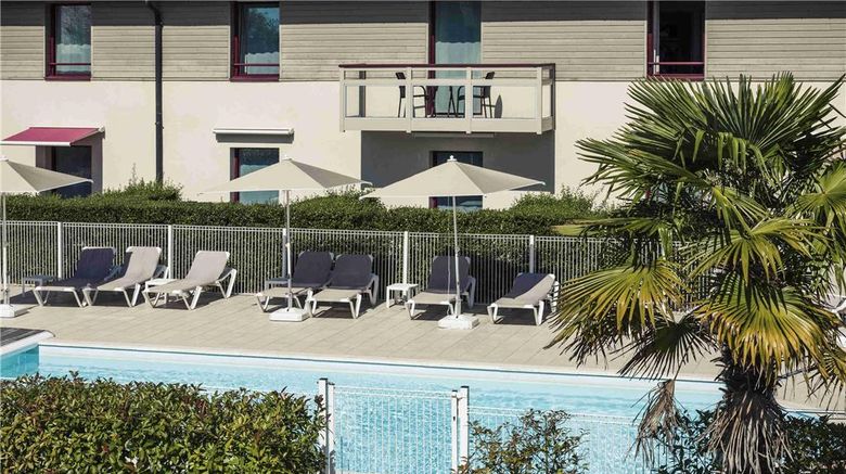 <b>Mercure Dinan Poret Le Jerzual Pool</b>. Images powered by <a href="https://iceportal.shijigroup.com/" title="IcePortal" target="_blank">IcePortal</a>.