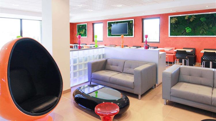 Ibis Styles Flers Gare Centre Exterior