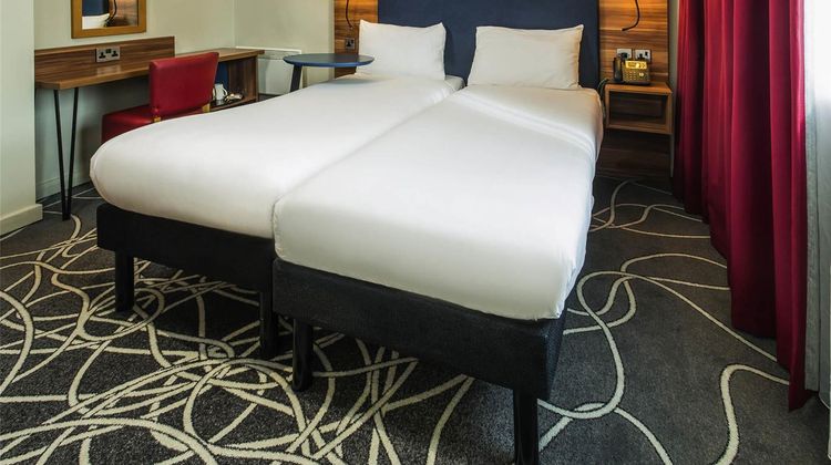Ibis Styles Birmingham Airport NEC Room