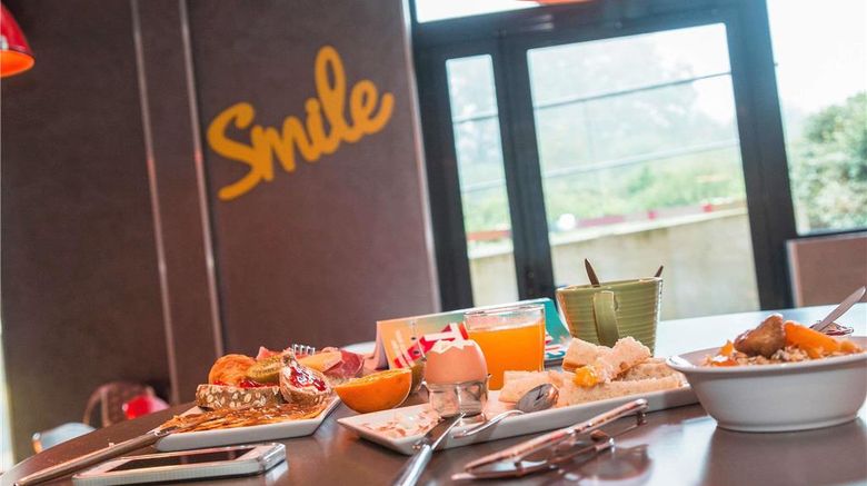 <b>Ibis Styles Vierzon Restaurant</b>. Images powered by <a href="https://iceportal.shijigroup.com/" title="IcePortal" target="_blank">IcePortal</a>.