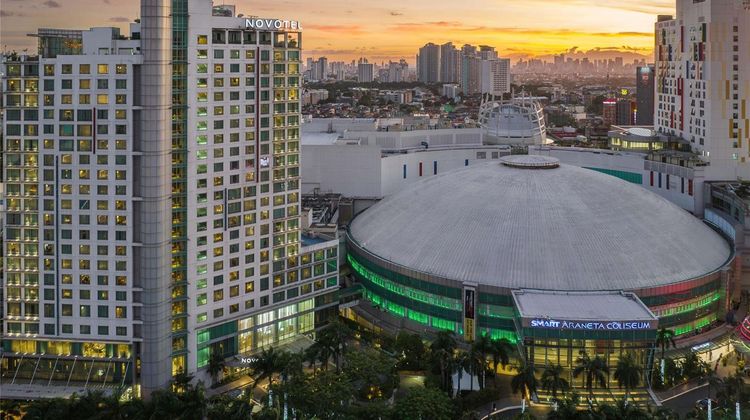 Novotel Manila Araneta Center Exterior