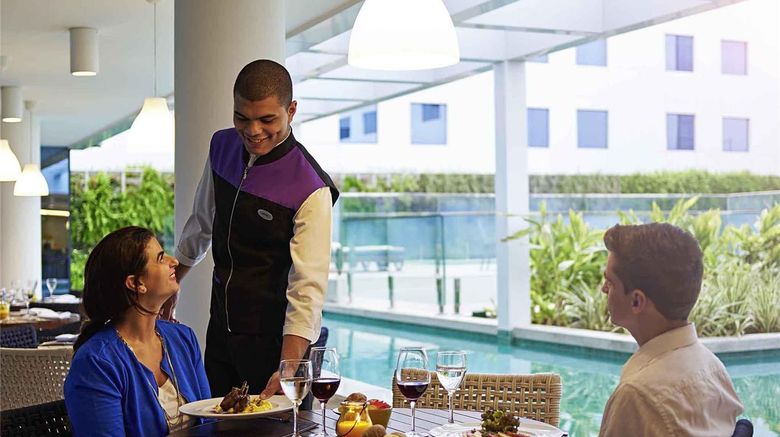 <b>Novotel Rio Parque Olimpico Restaurant</b>. Images powered by <a href="https://iceportal.shijigroup.com/" title="IcePortal" target="_blank">IcePortal</a>.