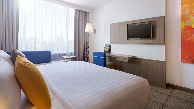 <b>Novotel Makassar Grand Shayla Room</b>. Images powered by <a href="https://iceportal.shijigroup.com/" title="IcePortal" target="_blank">IcePortal</a>.