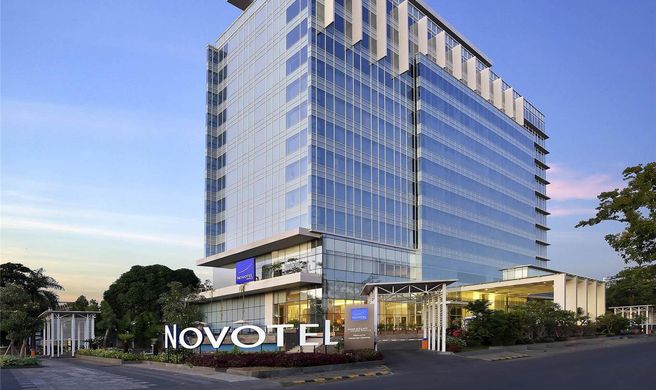 Novotel Makassar Grand Shayla Exterior