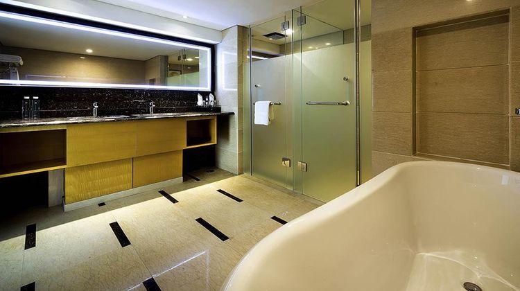 Pullman Qingdao Ziyue Hotel Room