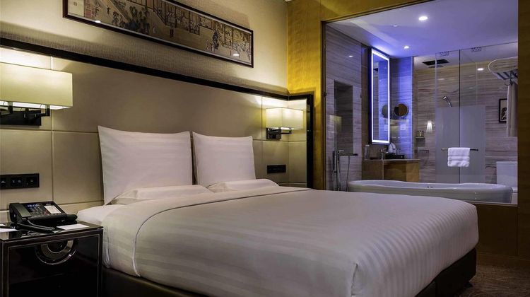 Pullman Qingdao Ziyue Hotel Room