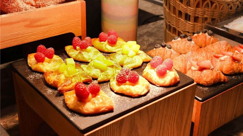 <b>Pullman Nanjing Lukou Airport Restaurant</b>. Images powered by <a href="https://iceportal.shijigroup.com/" title="IcePortal" target="_blank">IcePortal</a>.