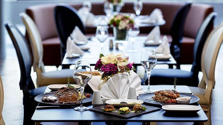 Pullman Istanbul Hotel & Convention Ctr Restaurant