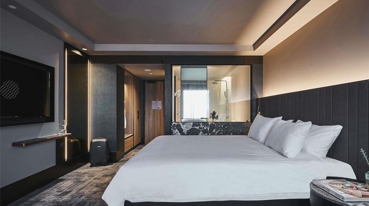 Pullman East Melbourne Room