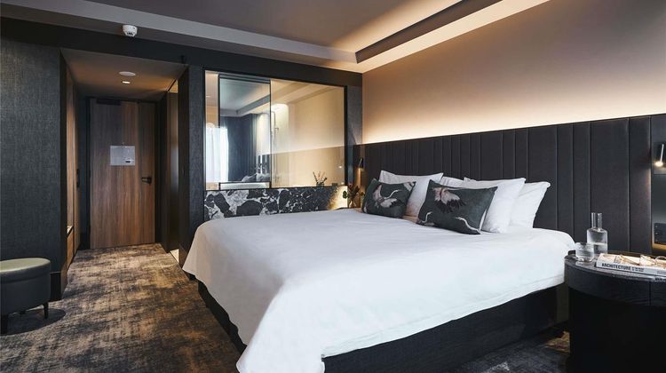 Pullman East Melbourne Room