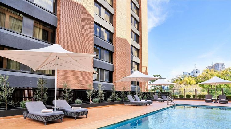 Pullman East Melbourne Pool