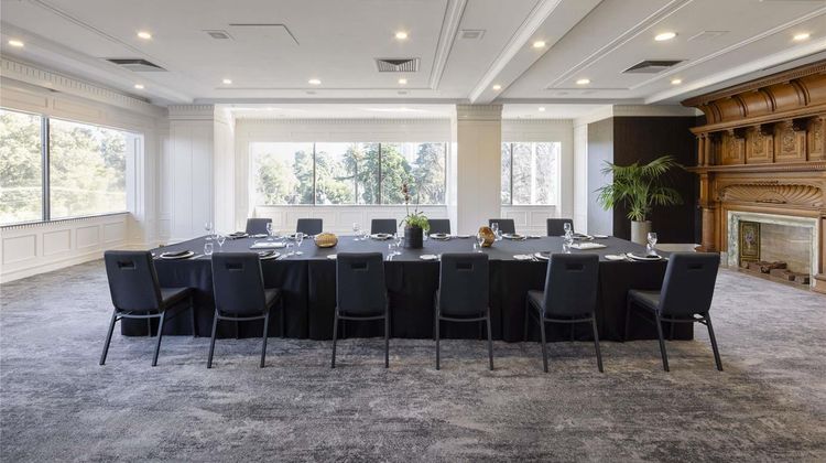 Pullman East Melbourne Meeting