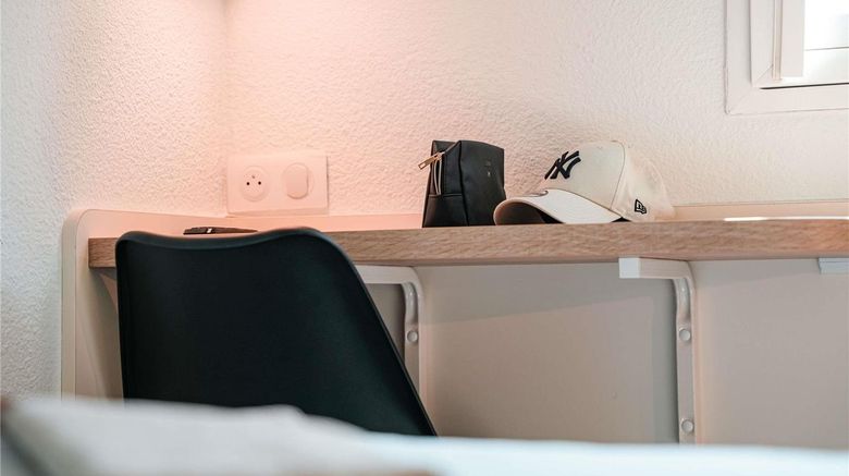 <b>Ibis Budget Sete Centre Room</b>. Images powered by <a href="https://iceportal.shijigroup.com/" title="IcePortal" target="_blank">IcePortal</a>.