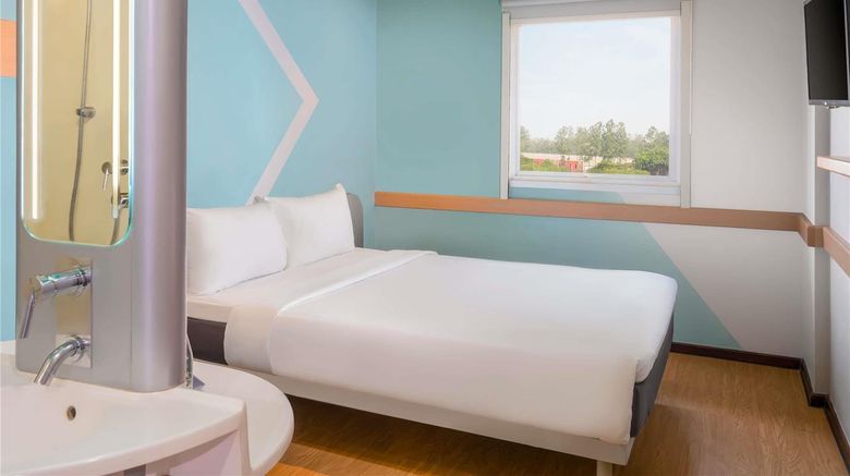 <b>Ibis Budget Jakarta Airport Room</b>. Images powered by <a href="https://iceportal.shijigroup.com/" title="IcePortal" target="_blank">IcePortal</a>.