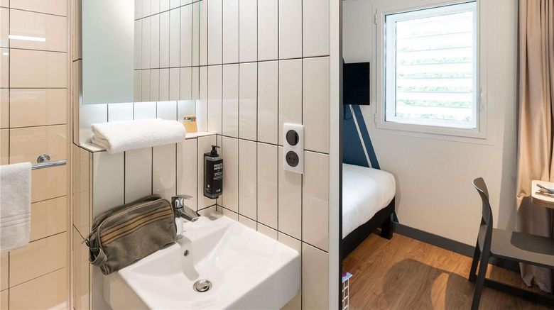 <b>Ibis Budget Lyon Confluence Room</b>. Images powered by <a href="https://iceportal.shijigroup.com/" title="IcePortal" target="_blank">IcePortal</a>.