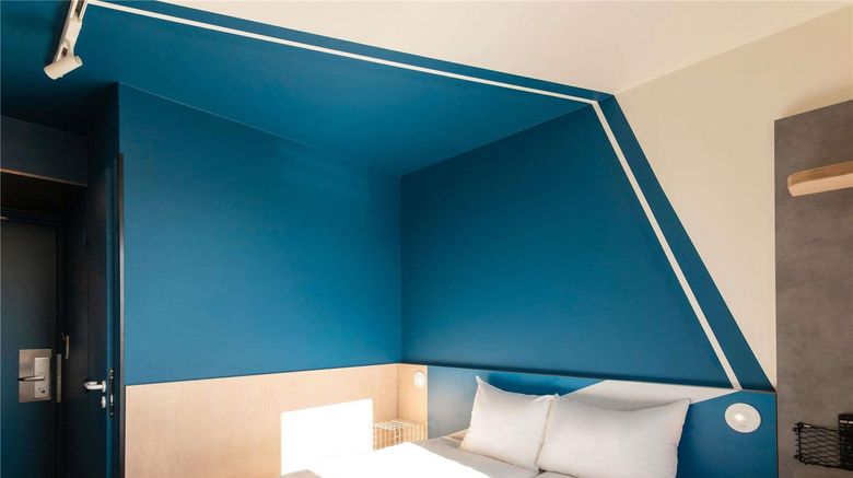 <b>Ibis Budget Lyon Confluence Room</b>. Images powered by <a href="https://iceportal.shijigroup.com/" title="IcePortal" target="_blank">IcePortal</a>.