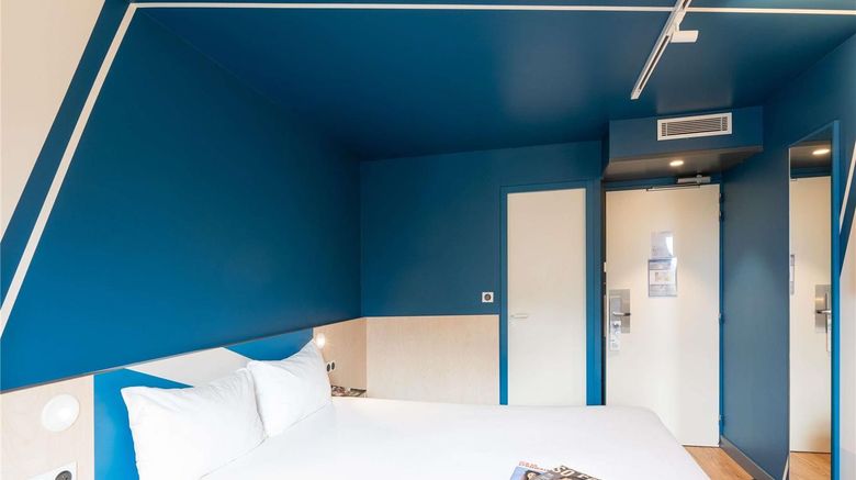 <b>Ibis Budget Lyon Confluence Room</b>. Images powered by <a href="https://iceportal.shijigroup.com/" title="IcePortal" target="_blank">IcePortal</a>.