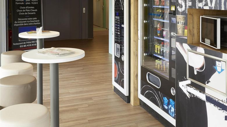<b>Ibis Budget Chalon Nord Restaurant</b>. Images powered by <a href="https://iceportal.shijigroup.com/" title="IcePortal" target="_blank">IcePortal</a>.