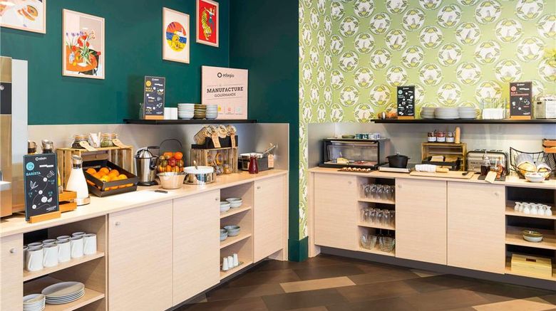 <b>Adagio la Defense Courbevoie Aparthotel Restaurant</b>. Images powered by <a href="https://iceportal.shijigroup.com/" title="IcePortal" target="_blank">IcePortal</a>.