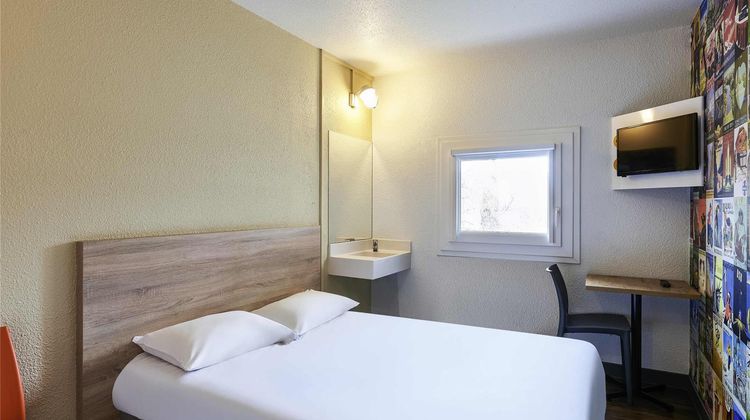 HotelF1 Geneva Airport Ferney Voltaire Room