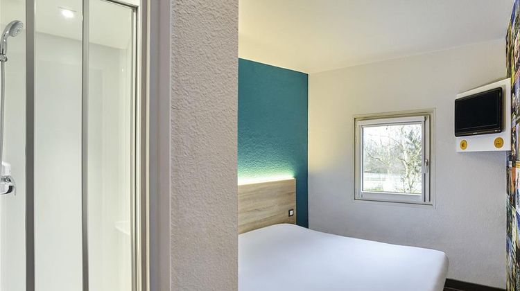 HotelF1  Bayonne Room