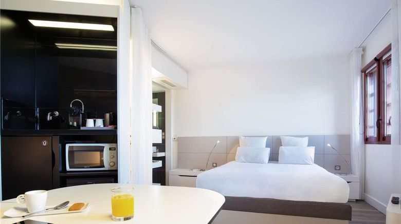 <b>Suite Novotel Perpignan Mediterranee Room</b>. Images powered by <a href="https://iceportal.shijigroup.com/" title="IcePortal" target="_blank">IcePortal</a>.