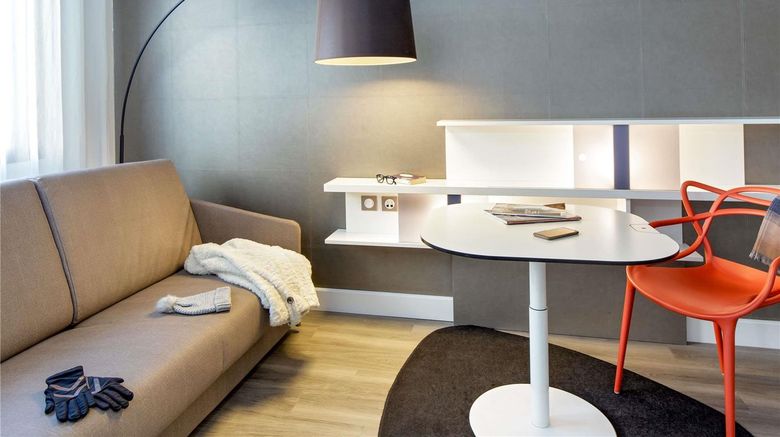 <b>Suite Novotel Perpignan Mediterranee Room</b>. Images powered by <a href="https://iceportal.shijigroup.com/" title="IcePortal" target="_blank">IcePortal</a>.