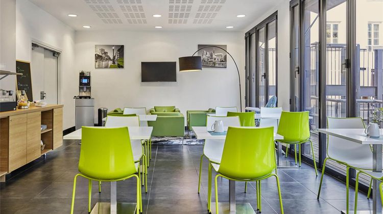 Adagio Access Paris Bastille Aparthotel Exterior