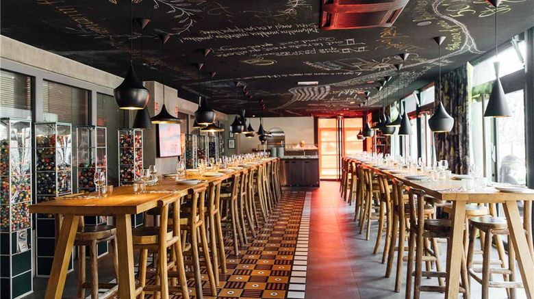 <b>Mama Shelter Paris East Restaurant</b>. Images powered by <a href="https://iceportal.shijigroup.com/" title="IcePortal" target="_blank">IcePortal</a>.