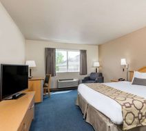 Baymont Inn & Suites Noblesville Room