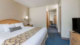 Baymont Inn & Suites Noblesville Suite