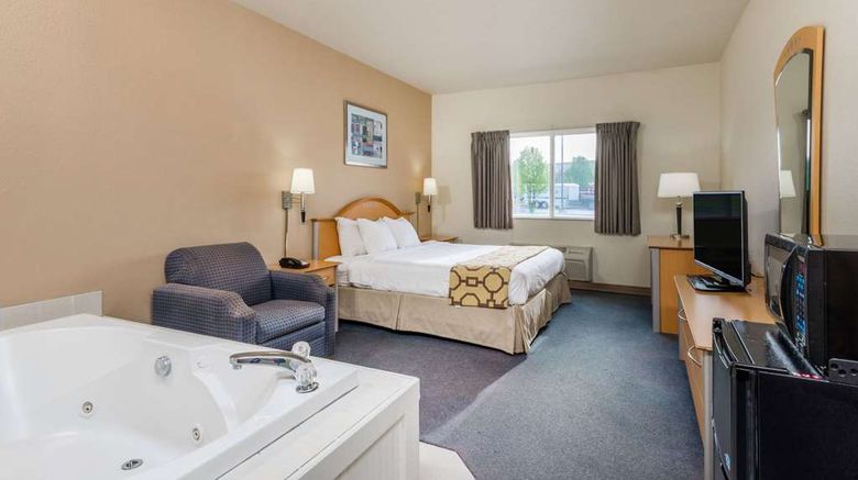 <b>Baymont Inn & Suites Noblesville Suite</b>. Images powered by <a href="https://iceportal.shijigroup.com/" title="IcePortal" target="_blank">IcePortal</a>.