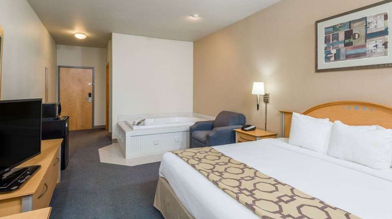 <b>Baymont Inn & Suites Noblesville Suite</b>. Images powered by <a href="https://iceportal.shijigroup.com/" title="IcePortal" target="_blank">IcePortal</a>.