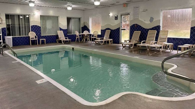 <b>Baymont Inn & Suites Noblesville Pool</b>. Images powered by <a href="https://iceportal.shijigroup.com/" title="IcePortal" target="_blank">IcePortal</a>.