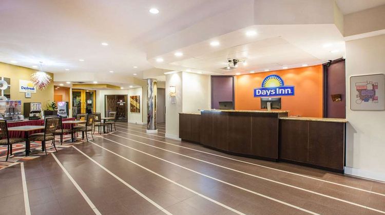 Days Inn Sherman Lobby