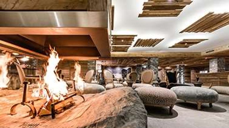 <b>Hotel Nendaz 4 Vallees Lobby</b>. Images powered by <a href="https://iceportal.shijigroup.com/" title="IcePortal" target="_blank">IcePortal</a>.