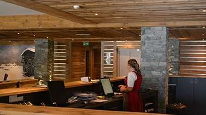 <b>Hotel Nendaz 4 Vallees Lobby</b>. Images powered by <a href="https://iceportal.shijigroup.com/" title="IcePortal" target="_blank">IcePortal</a>.