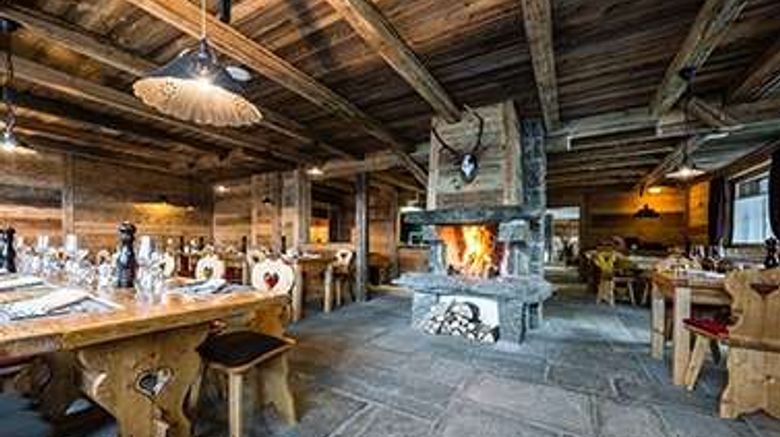 <b>Hotel Nendaz 4 Vallees Restaurant</b>. Images powered by <a href="https://iceportal.shijigroup.com/" title="IcePortal" target="_blank">IcePortal</a>.