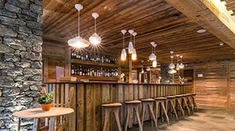 <b>Hotel Nendaz 4 Vallees Restaurant</b>. Images powered by <a href="https://iceportal.shijigroup.com/" title="IcePortal" target="_blank">IcePortal</a>.