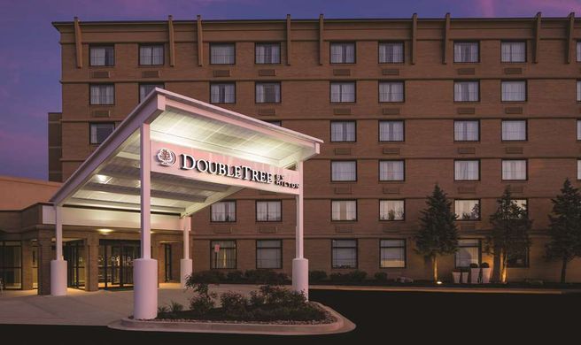 DoubleTree by Hilton Hotel Laurel Exterior