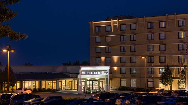 DoubleTree by Hilton Hotel Laurel Exterior