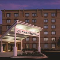 DoubleTree by Hilton Hotel Laurel