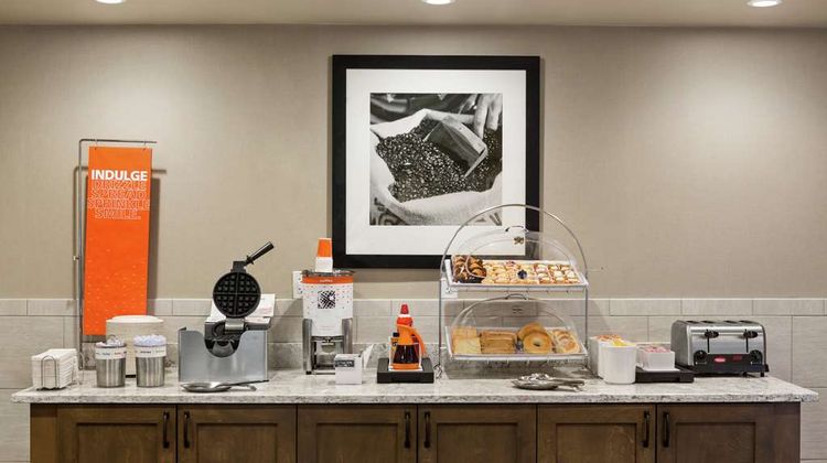 Hampton Inn & Suites Minooka Restaurant