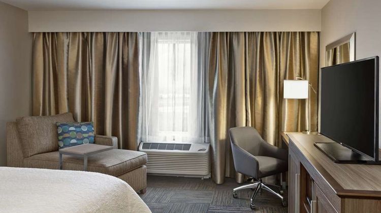 Hampton Inn & Suites Minooka Room