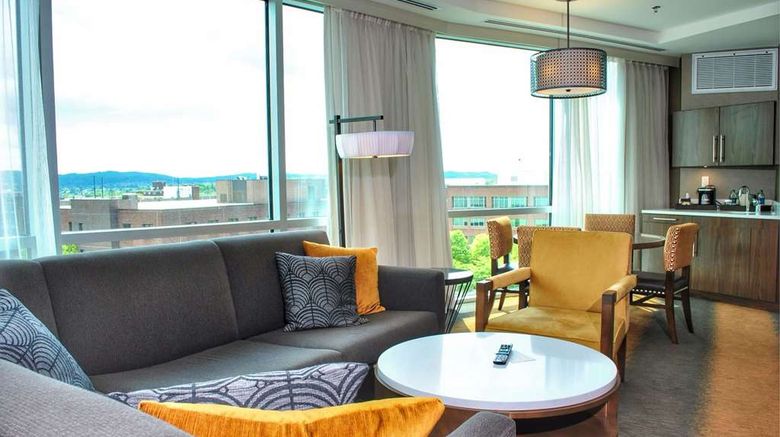 <b>DoubleTree by Hilton Reading Room</b>. Images powered by <a href="https://iceportal.shijigroup.com/" title="IcePortal" target="_blank">IcePortal</a>.